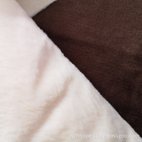 Doppelseitig gefärbtes massives Flanellgewebe aus Polyester